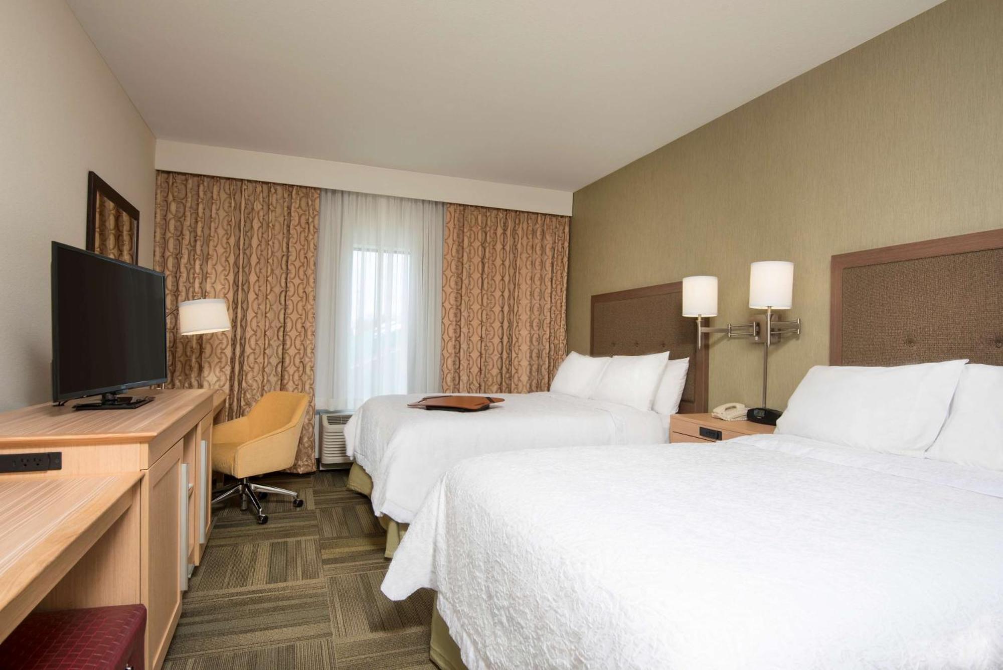 Hampton Inn Kalamazoo Kültér fotó