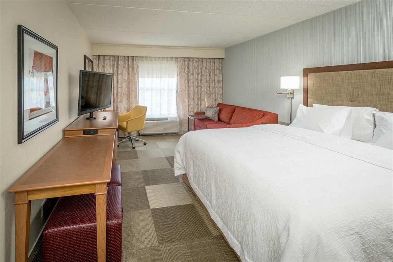 Hampton Inn Kalamazoo Kültér fotó